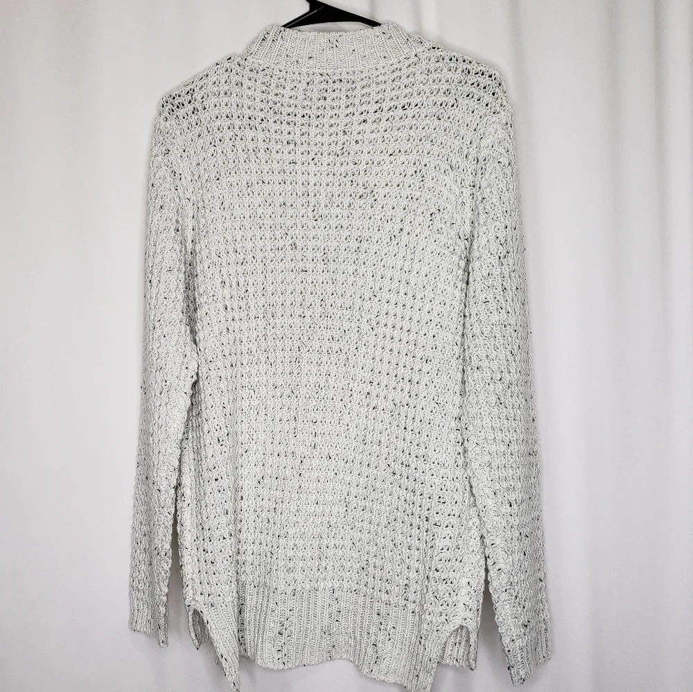 Papillon neck shoulder cut out sweater Medium - Picture 4 of 4